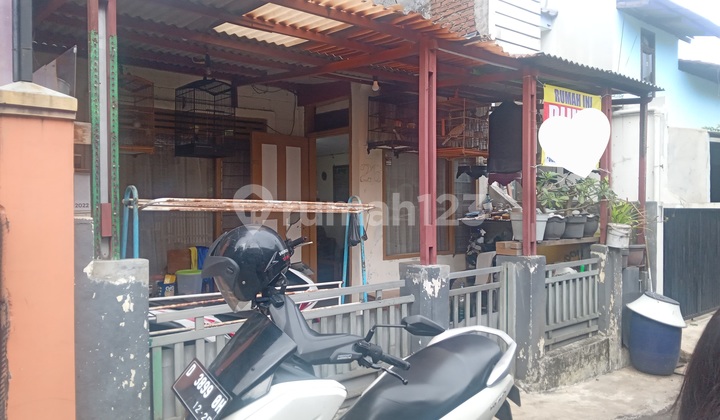 Rumah Belakang Griya Antapani Dekat Sekolah Muhammadiyah 1
