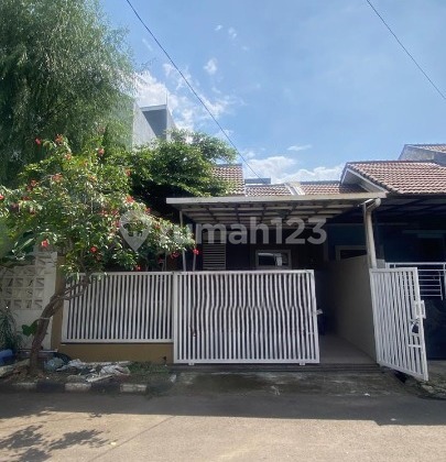 Ready-to-Occupy House in Adipura Complex Near Summarecon Bandung