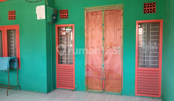 House for Quick Sale in Sapan Gedebage with Car Access. 1