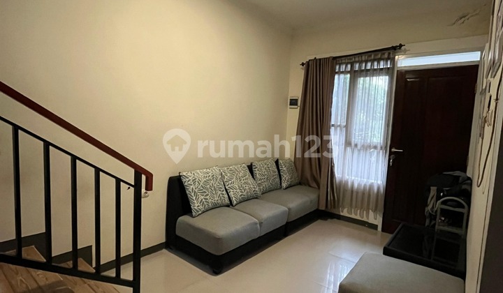 Rumah Cantik 2 Lantai Sangat Siap Huni di Cisaranten Arcamanik