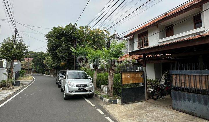  Rumah 2 lantai dalam komplek di Pejompongan Bendungan Hilir JakPus 1