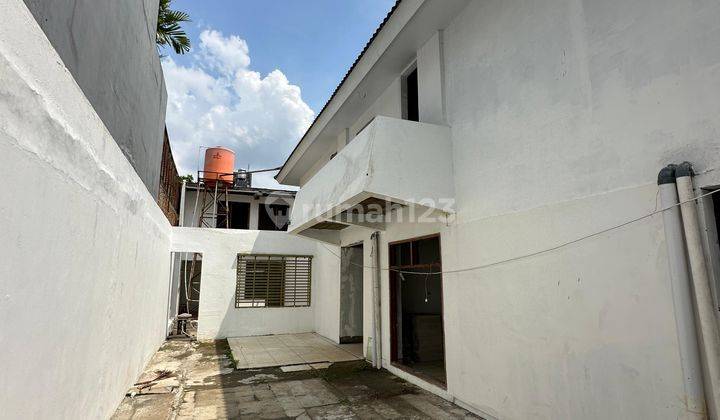 Rumah 2 lantai di kawasan elite Cipete 2