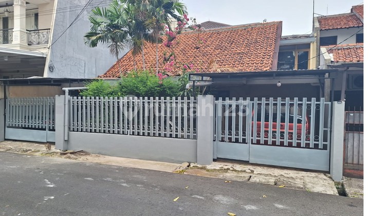 Rumah 1 lantai di Kebayoran Baru Jakarta Selatan