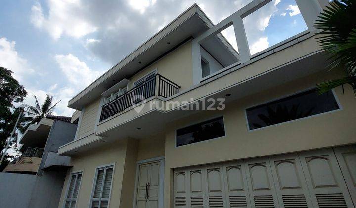 Rumah Modern Minimalis di Permata Hijau 1