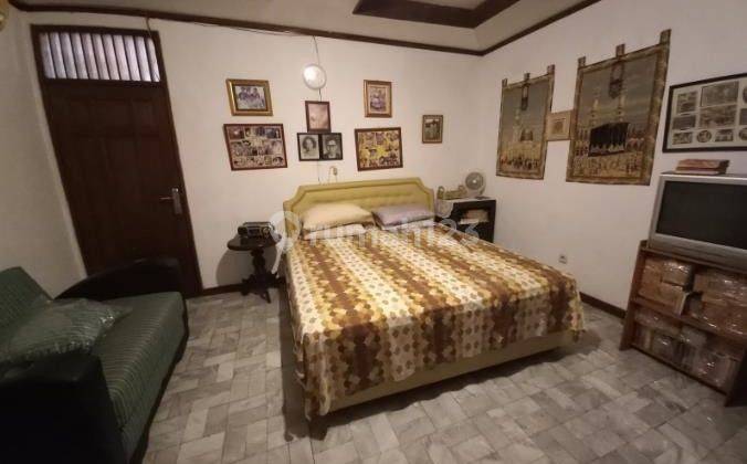 Rumah 2 kavling sejajar  lokasi  Strategis diapit 2 Jalan  Kebayoran Lama, Jakarta Selatan  2