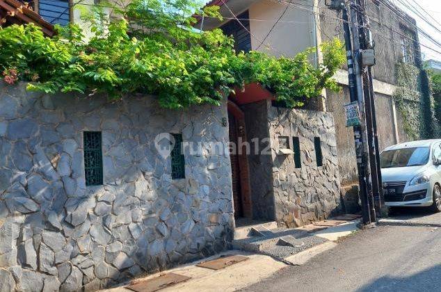 Rumah 2 kavling sejajar  lokasi  Strategis diapit 2 Jalan  Kebayoran Lama, Jakarta Selatan  1