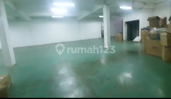 Good Warehouse, Hook, Strategic, Prima Center, 3 Floors, Land Size 585/1500 m², Goods Lift, Price 22M Negotiable Good Warehouse, Hook, Strategic, Prima Center, 3 Floors, Land Size 585/1500 m², Goods Lift, Price 22M Negotiable