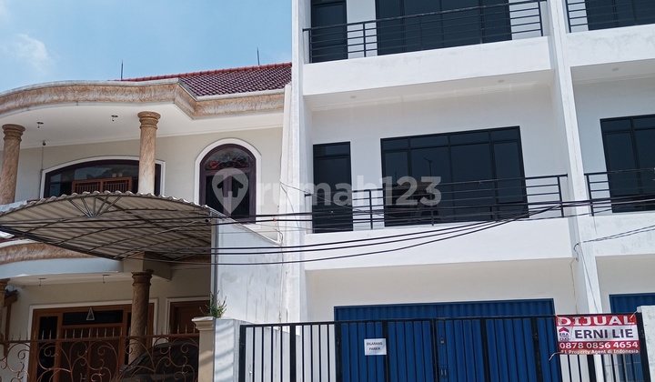 MEGA MANGGA BESAR SHOPHOUSE, 2 UNITS COMBINED, EACH UNIT LAND SIZE 6x22, 3 FLOORS FULLY BUILT, PRICE 5.75M NEGOTIABLE MEGA MANGGA BESAR SHOPHOUSE, 2 UNITS COMBINED, EACH UNIT LAND SIZE 6x22, 3 FLOORS FULLY BUILT, PRICE 5.75M NEGOTIABLE