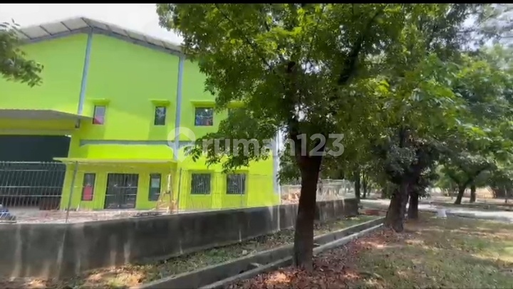 Ready-to-Live Warehouse in Jababeka, Plot 2409/1750 M², Only 2km from North Cikarang Toll Road, 2-Storey Office, 50k/m²
