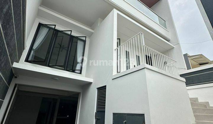 Rumah Bojong Indah,bagus, Sdh Renov, 3,5lt, Lt 120/320m², Brt, Kt3+1, Roftop, Shm, Hrg 2,7m Nego 1