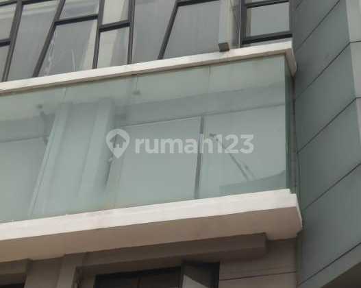 Elang Laut Gandeng Shop House, 250/600M², Price 300M/Year Negotiable