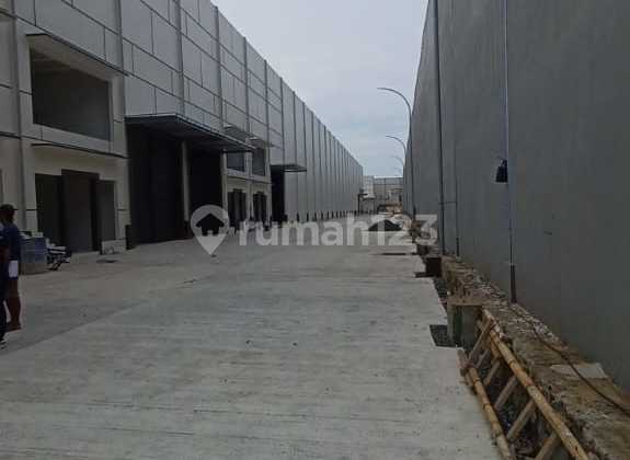 Gudang Daan Mogot Jakbar,lt 312/250m²,office 2lt,akses40ft, 5500w,hrg 400jt/th Nego