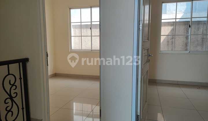 Rumah 2 Lantai Bebas Banjir Green Lake City Tangerang 2