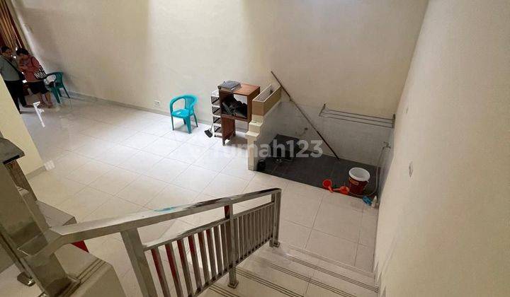 Rumah 2 lantai baru renove bagus rapih duri kosambi Jakarta barat 2