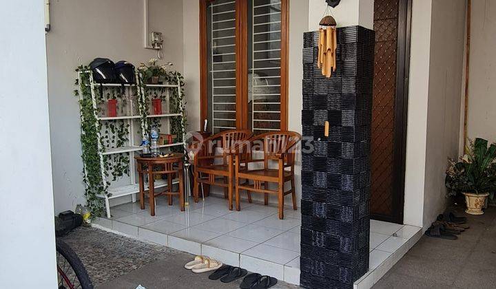 Rumah 2 lantai bagus perbatasan joglo Tangerang 2