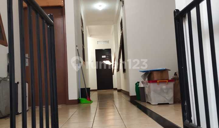 Rumah Kost Kemanggisan Pinggir Jalan Lokasi Bagus