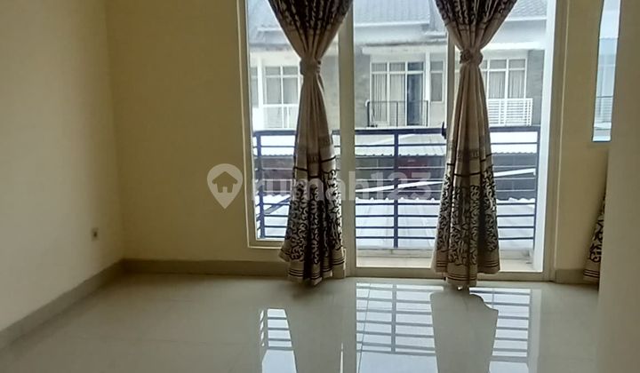 Rumah Green Lake City Siap Huni Rapih Tangerang