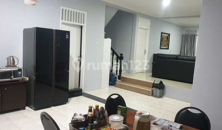 Rumah Komplek Unilever Karang Tengah 2 Lantai Rumah Komplek Unilever Karang Tengah 2 Lantai