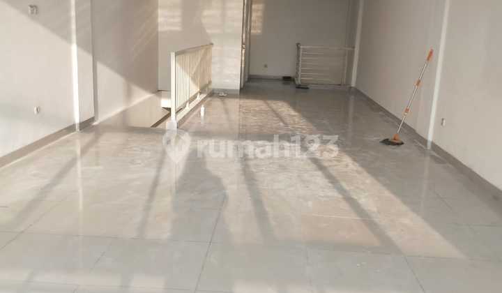 3-Story Shop House, Road Front Location, Affordable Green Lake City