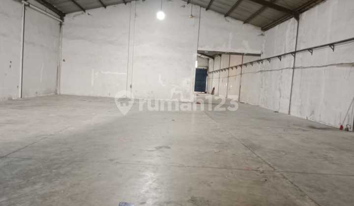 Warehouse Connected to Dadap Pantai Indah with Office Warehouse Connected to Dadap Pantai Indah with Office