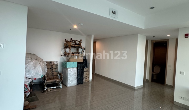 Selling Cheap Millennium Hillcrest Apartment 4 Bedrooms 2