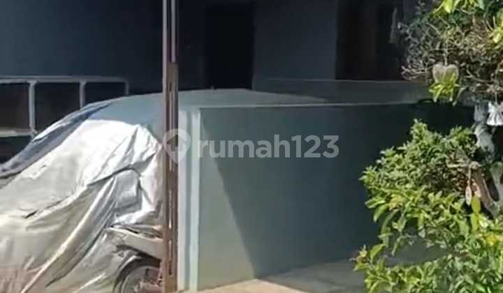 Semi-Furnished House for Rent in Banyumanik 2