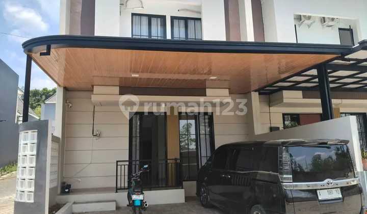 Rumah 2 Lantai Cluster Grafika Banyumanik