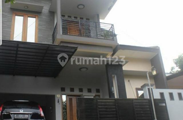 Two-Story House Near Mr. Pudak Payung's Office in Banyumanik 1