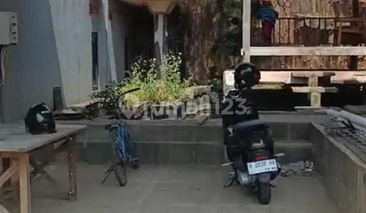 Semi-Furnished House for Rent in Banyumanik 1