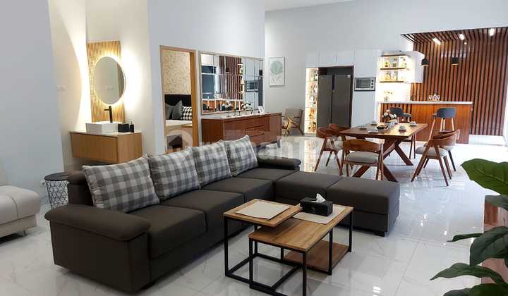 Rumah Bagus Furnished SHM di Kota Baru Parahyangan, Bandung