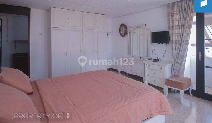 Rumah Villa 2 Lantai Bagus SHM di Sayap Dago, Bandung 4