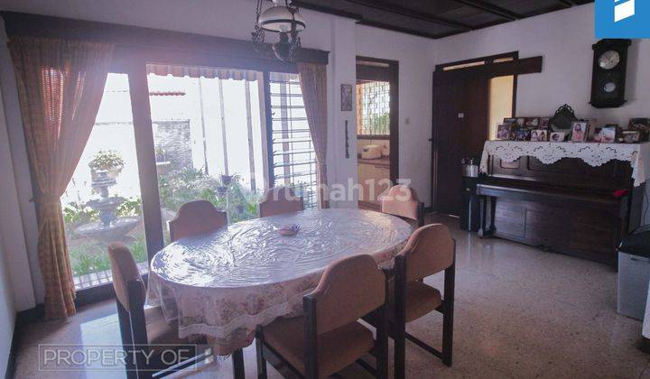 Rumah Villa 2 Lantai Bagus SHM di Sayap Dago, Bandung 7