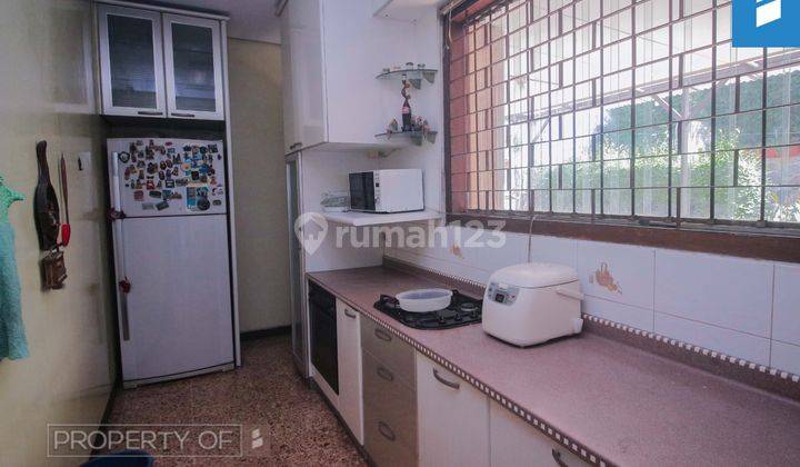 Rumah Villa 2 Lantai Bagus SHM di Sayap Dago, Bandung 8