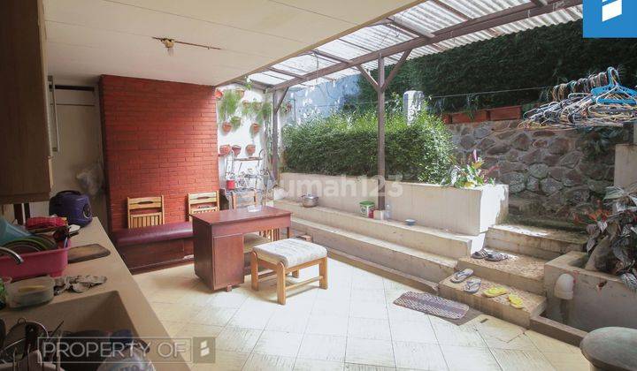 Rumah Villa 2 Lantai Bagus SHM di Sayap Dago, Bandung 10