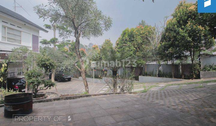 Rumah 2 Lantai Bagus Unfurnished SHM di Dago Pakar, Bandung 1