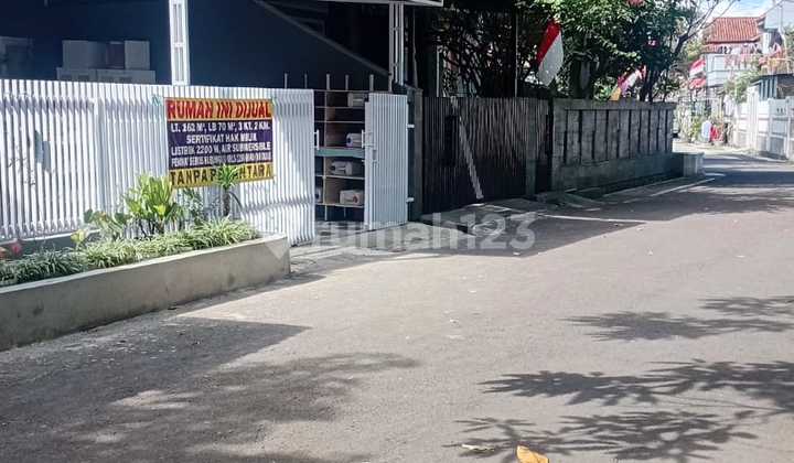 Modern style house in Kiaracondong, Bandung. 2