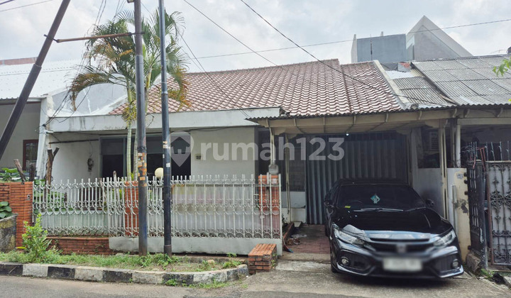 Dijual Rumah Kayu Putih Utara