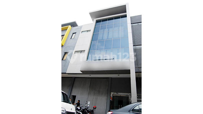 Gudang & Kantor Infinia Park, Jakarta Selatan