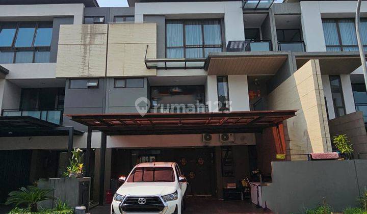 Rumah 3 Lantai Semi Furnished di The Zora Cluster Keia, Tangerang 1