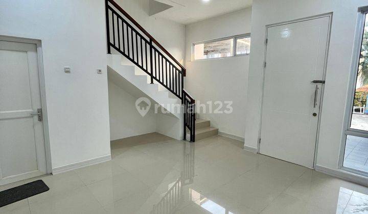 Rumah 2 Lantai di Puri Serpong, Tangerang Selatan 2