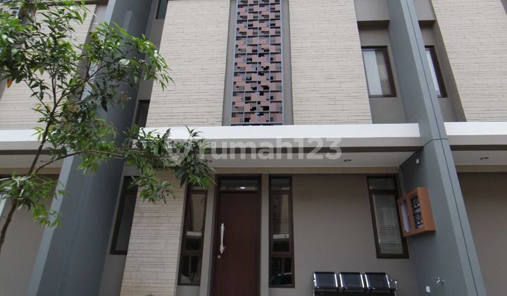 DIJUAL 3 unit Rumah Kost di Regentown Gold BSD, Tangerang Selatan DIJUAL 3 unit Rumah Kost di Regentown Gold BSD, Tangerang Selatan