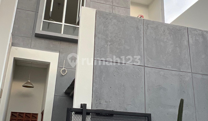 Rumah 2 Lantai Medang Lestati Legok, Tangerang