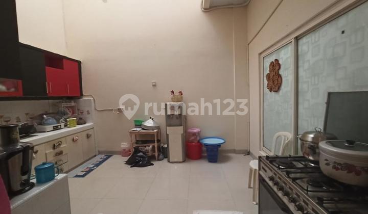Rumah Di PIK Jakarta Utara 2,5 Lantai Semi Furnished 