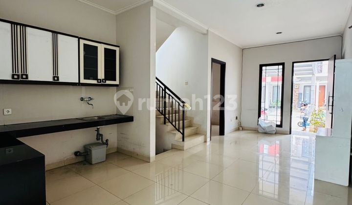 Rumah Di Cluster Asia Green Lake City Ukuran 6x18 2 Lantai Shm