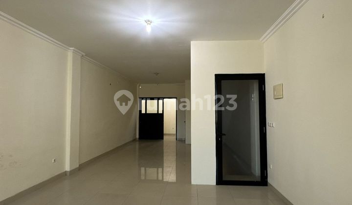 Ruko Sentra Niaga Green Lake City West Jakarta 3.5 Floors HGB Ruko Sentra Niaga Green Lake City West Jakarta 3.5 Floors HGB