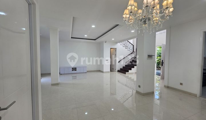 Disewakan Rumah Greenwich Park, Bsd Cluster Whitsand Semifurnish Rapi dan Cantik 155Jt Nego