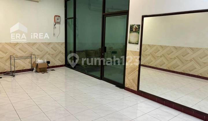 Disewakan Ruang Usaha Area Strategis di Jl. Magelang Yogyakarta Disewakan Ruang Usaha Area Strategis di Jl. Magelang Yogyakarta