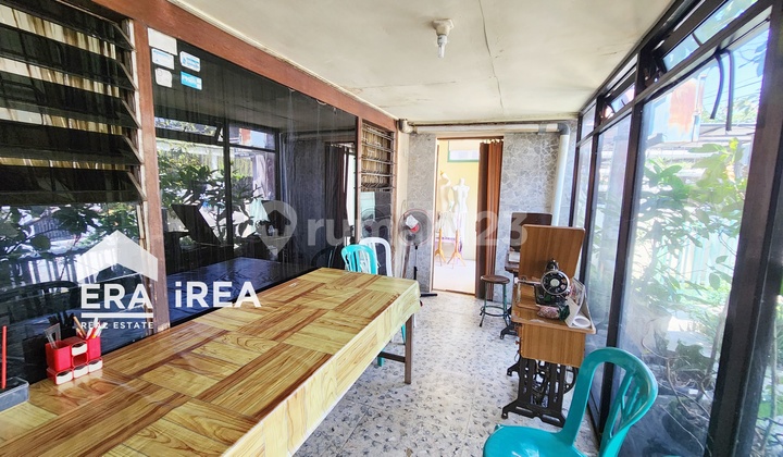 For Sale Well-Maintained Old House in Central Solo Area Near Center Point 2