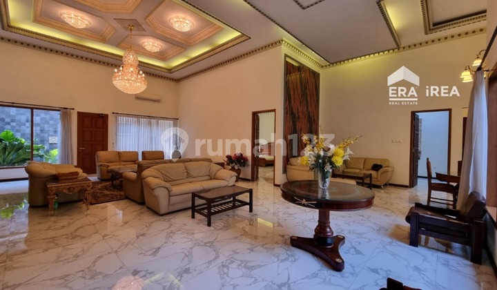 Rumah Mewah Dijual di Solo Dekat Solo Grand Mall Rumah Mewah Dijual di Solo Dekat Solo Grand Mall