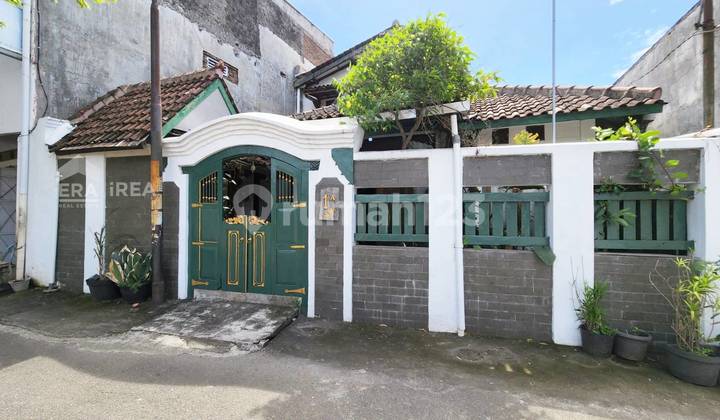 Rumah Etnik Antik Tengah Kota Solo di Gilingan, Banjarsari 8